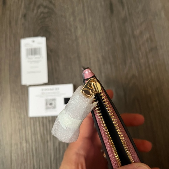 Coach Key Pouch - Picture 5 of 8